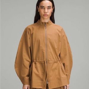 Cinch-Waist Stretch Shirt Jacket (Bold Beige)